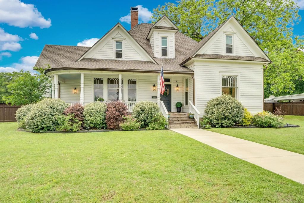 603 Highland Avenue, Waxahachie