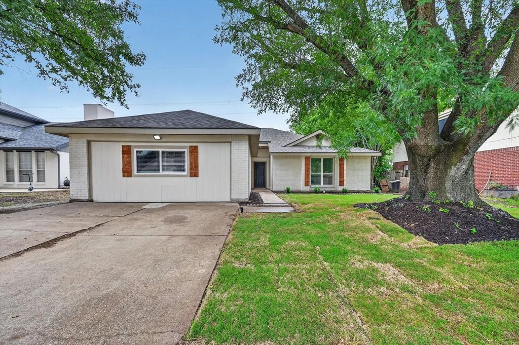 2832 Red Oak Drive, Grand Prairie