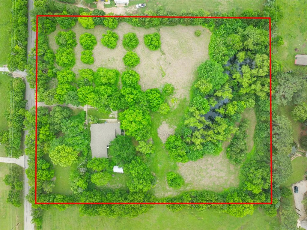 345 Estelle Lane, Lucas