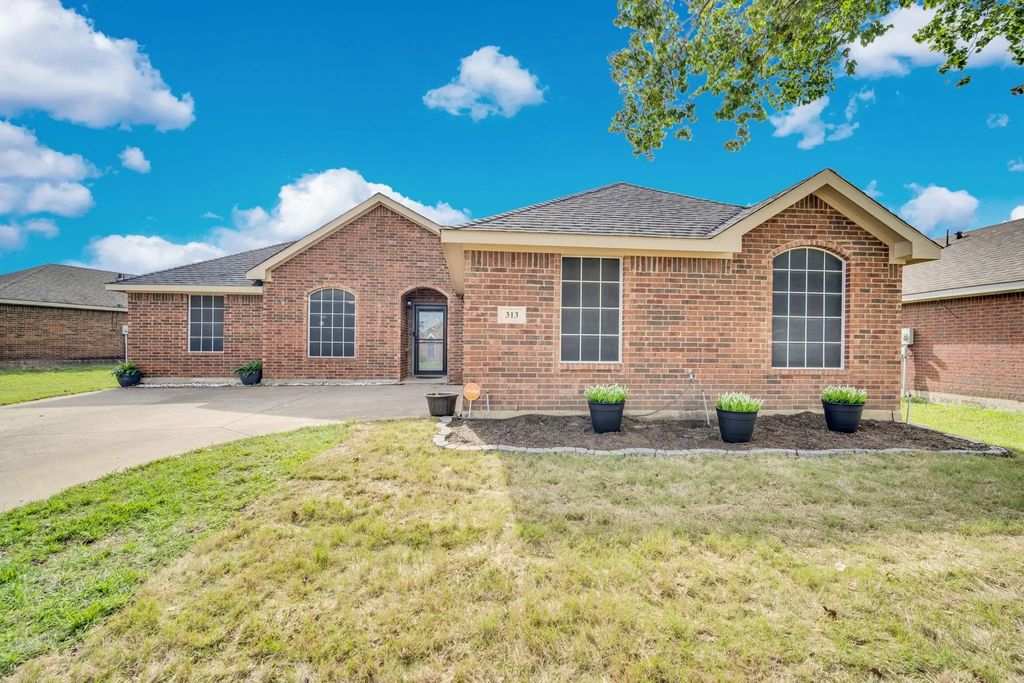 313 Shadow Bend Drive, Red Oak