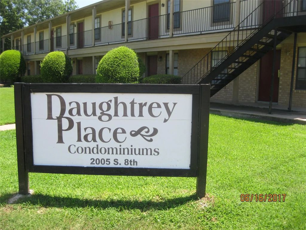 2005 S 8th Street 6, Waco