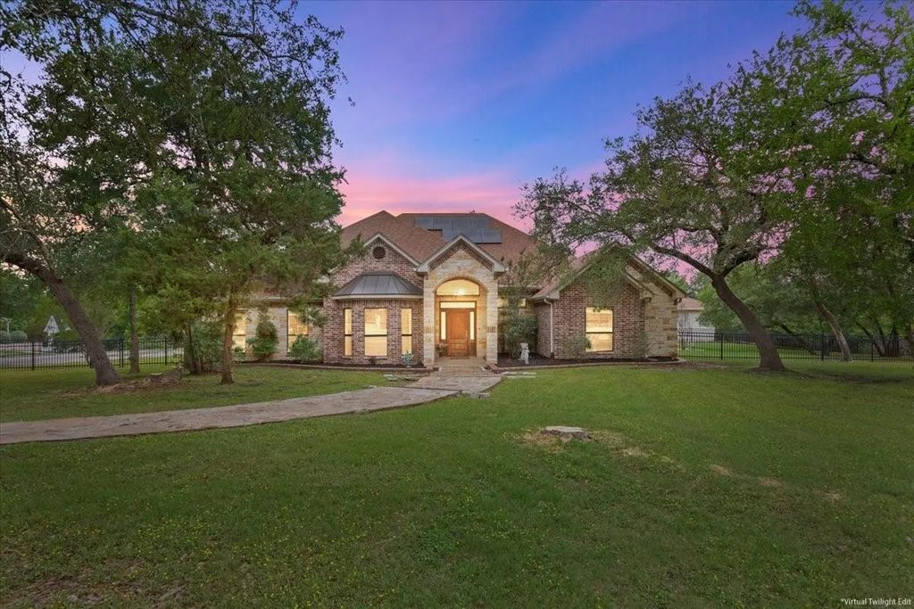 1125 Whispering Oaks, China Spring