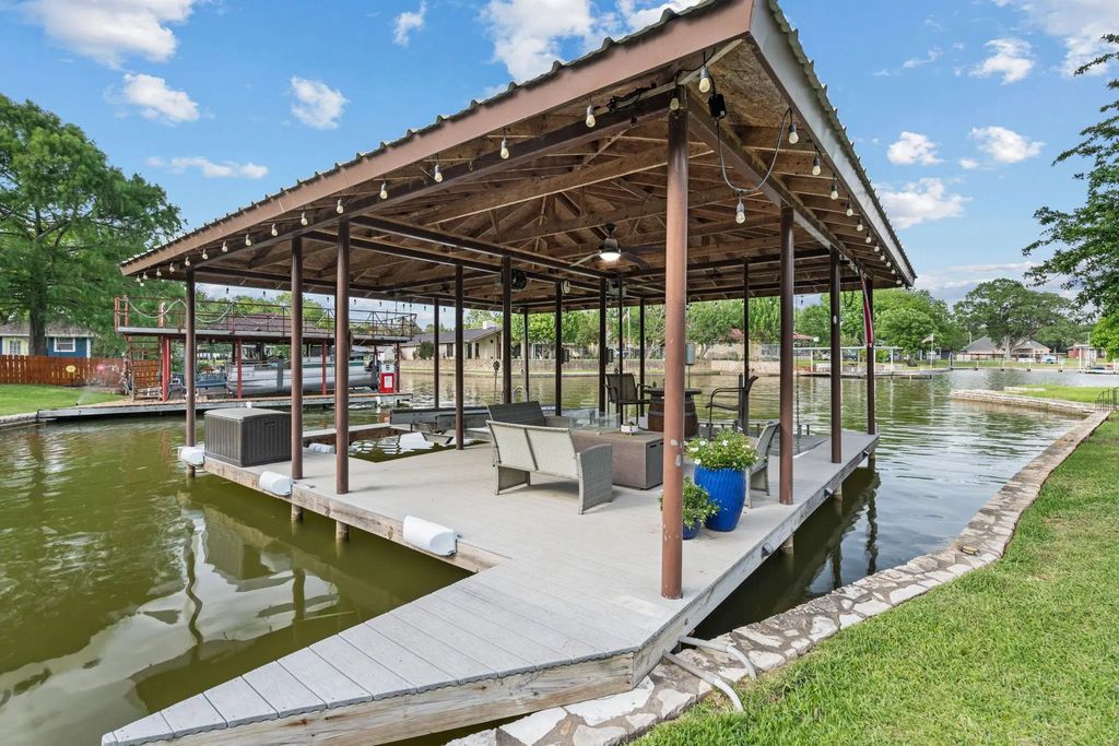 3319 Midway Court, Granbury