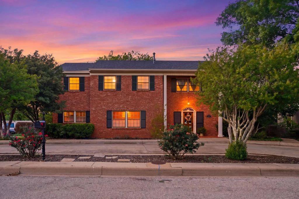 707 Josephine Street, Sweetwater