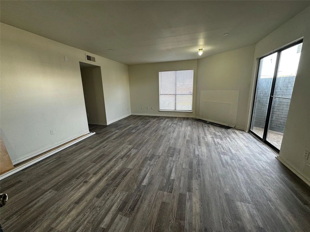 3524 Buckingham 314, Garland