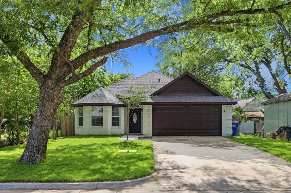 906 Oak Street, McKinney
