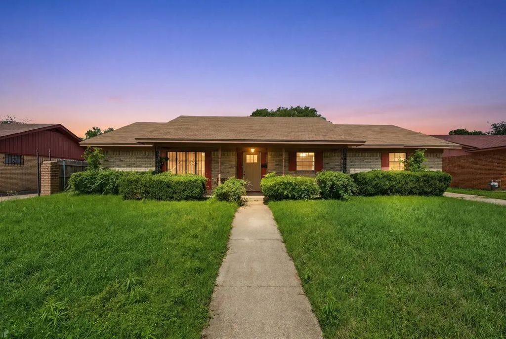 1900 Mahalia Drive, Waco