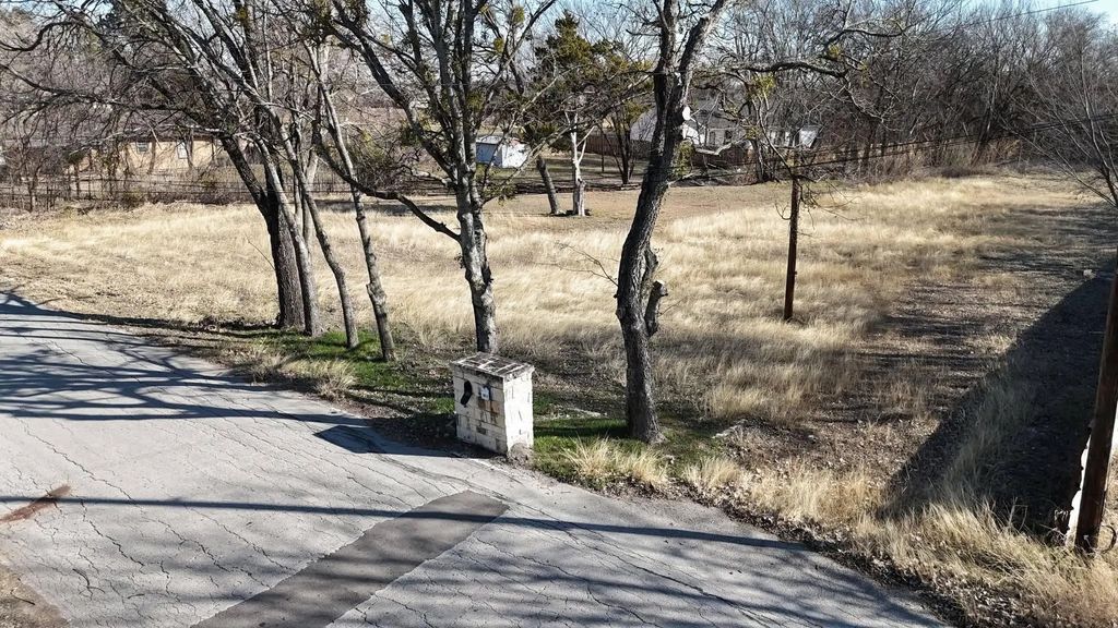 105 Huling Drive, Azle