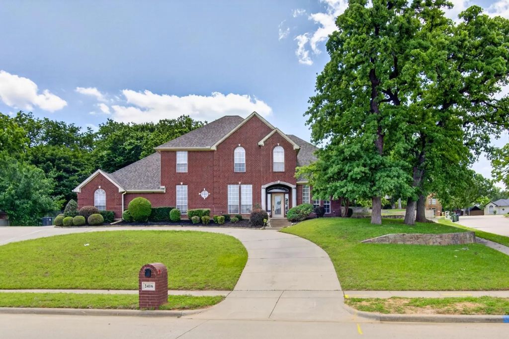 2416 Park Run Drive, Arlington