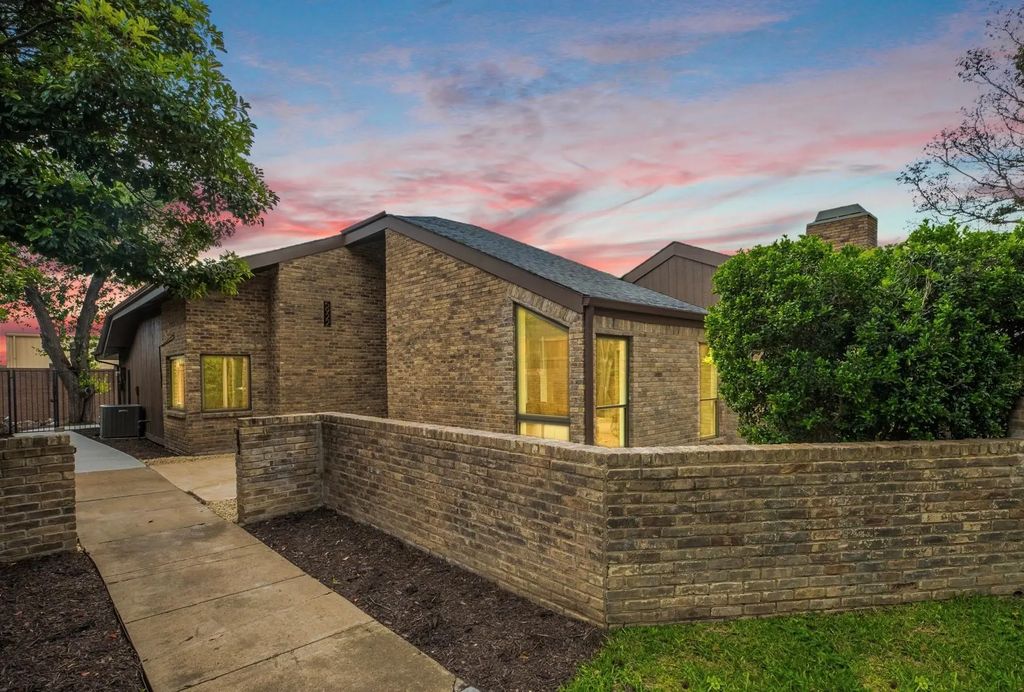 5922 Glen Heather Drive, Dallas