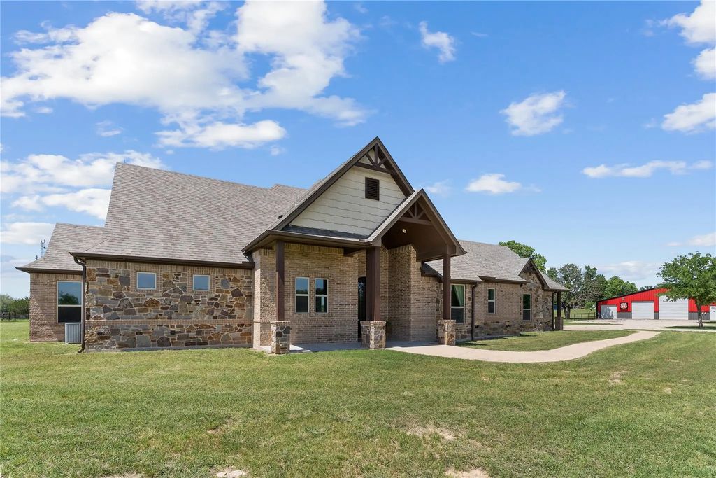 377 Russell Lane, Weatherford