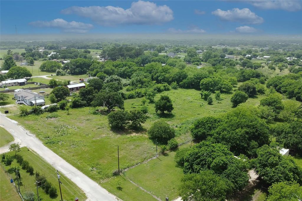 2013 Tepar Lane, Cleburne