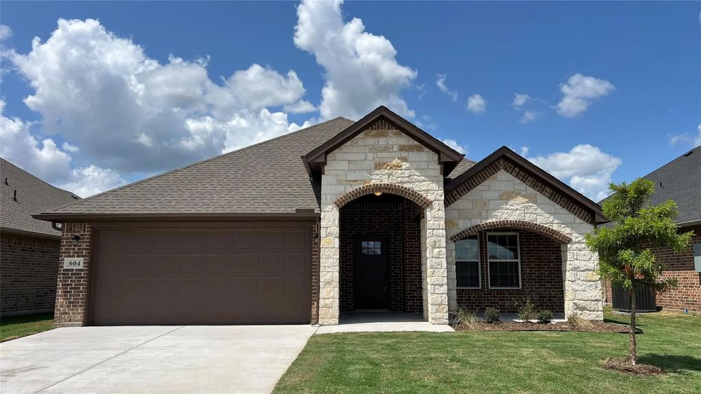 604 Moseley Lane, Greenville