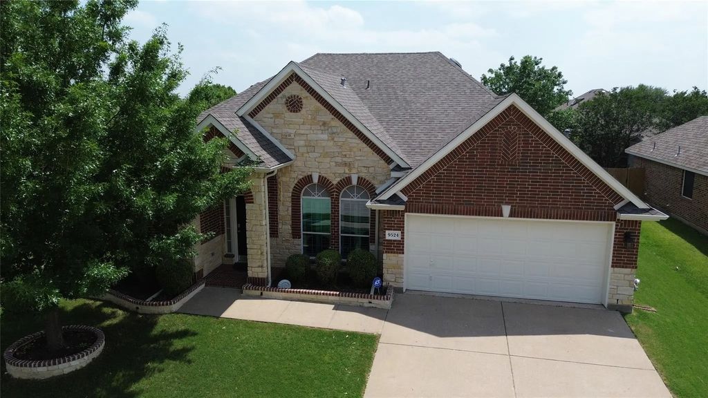 9524 Side Saddle Trail, Fort Worth