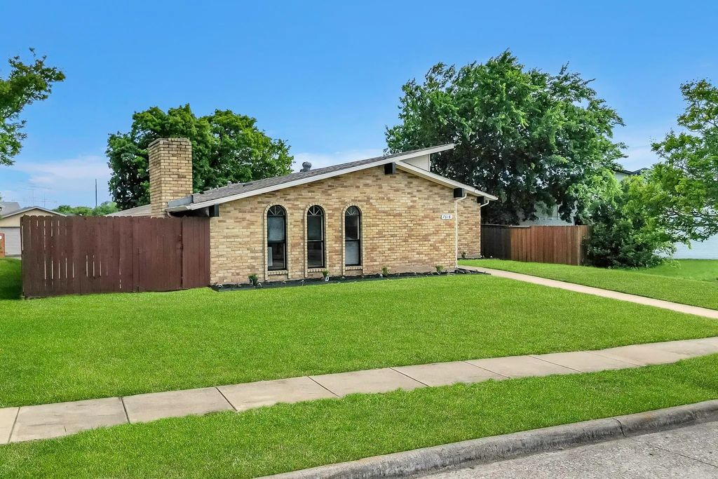 7618 Christie Lane, Dallas