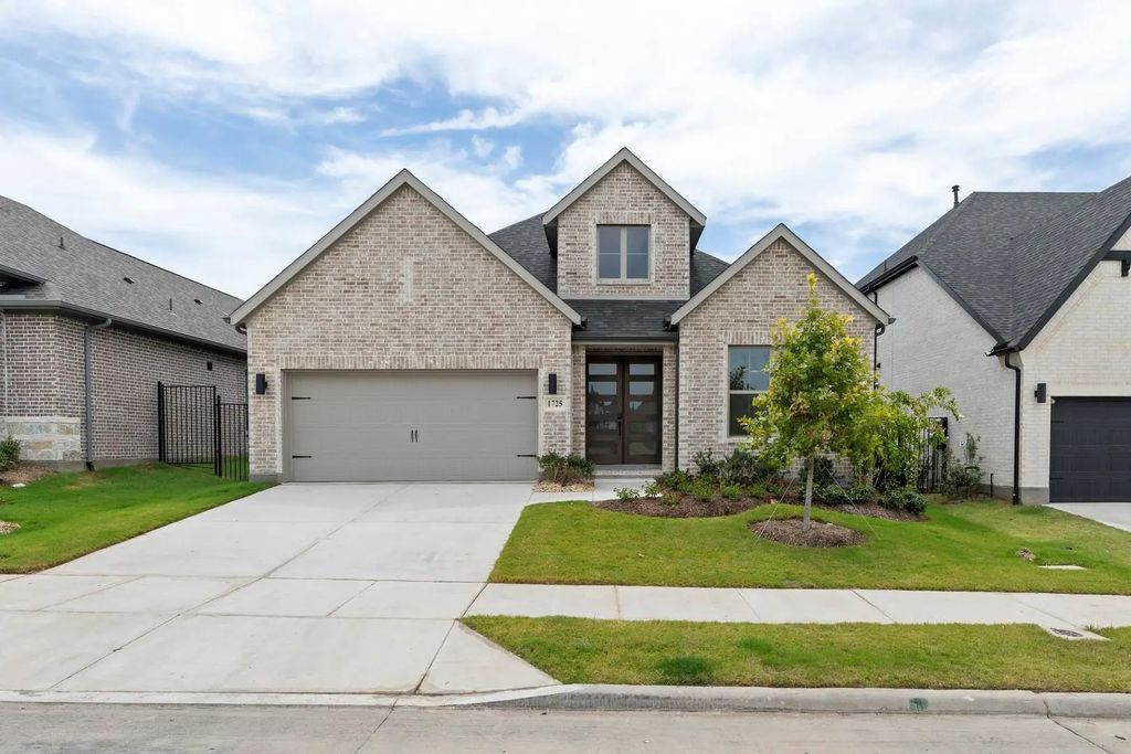 1725 Hillside Stroll Drive, Lavon