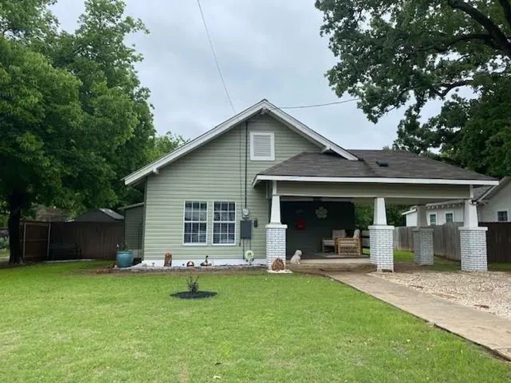 702 Ave J, Brownwood