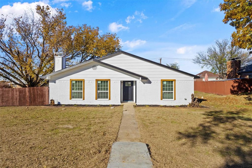 1003 Bellflower Court, Carrollton