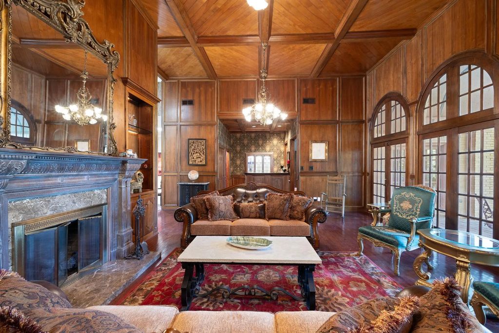 2 Nobhill Drive, Greenville