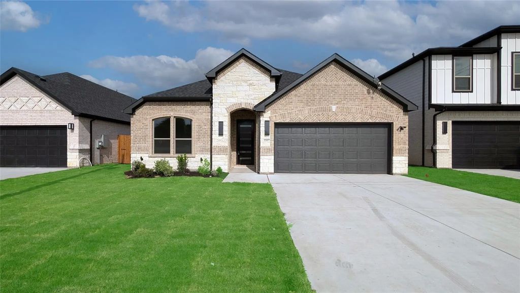 2337 Se 4th Street, Grand Prairie