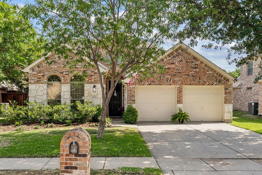 2428 Dove Creek Drive, Little Elm