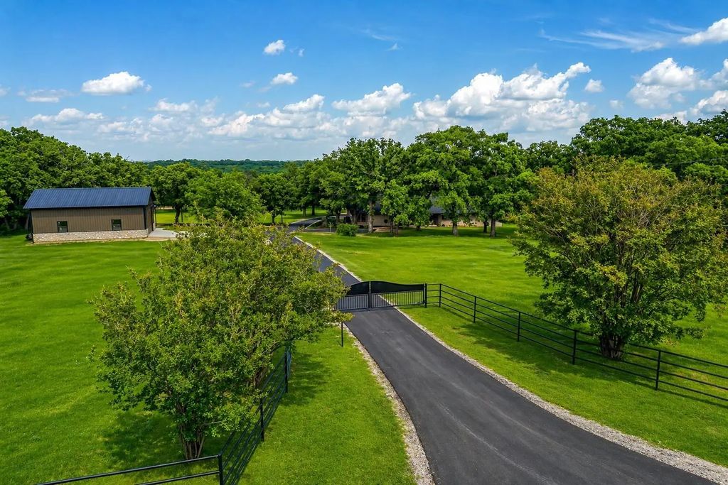 7117 County Road 406, Grandview