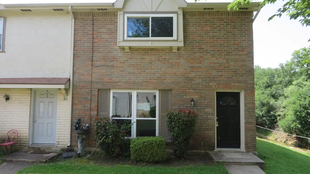 109 W Mountain Creek Drive 13, Grand Prairie