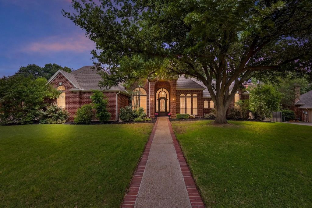 909 Chimney Hill Trail, Southlake