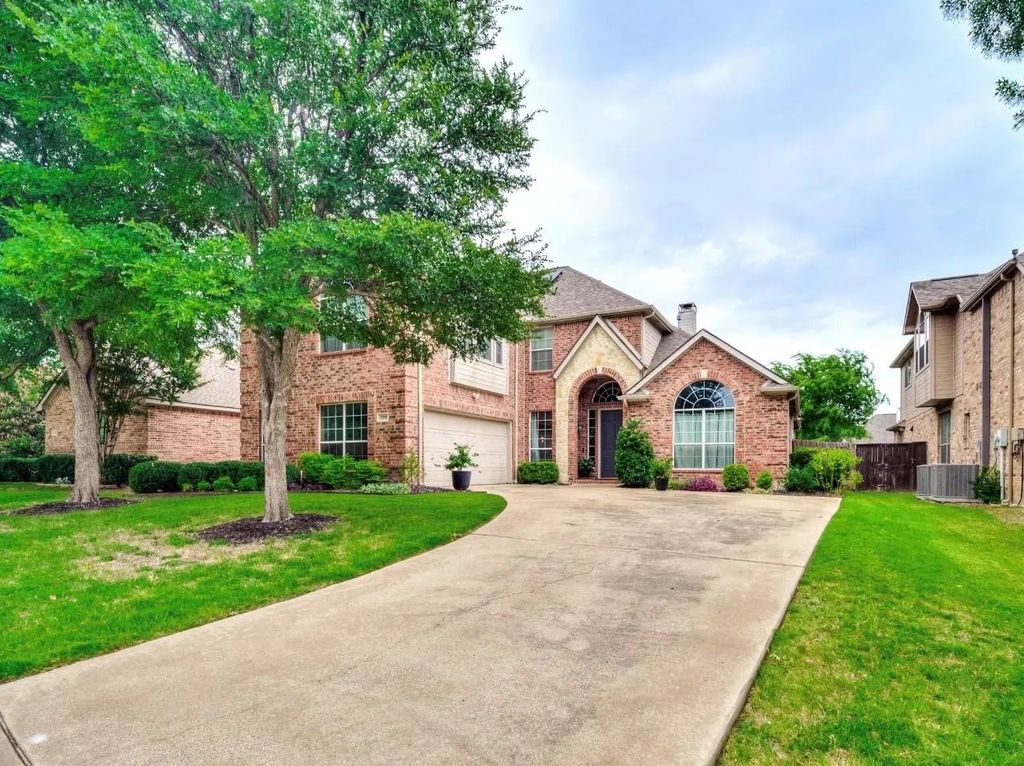 209 Granite Falls Drive, Keller