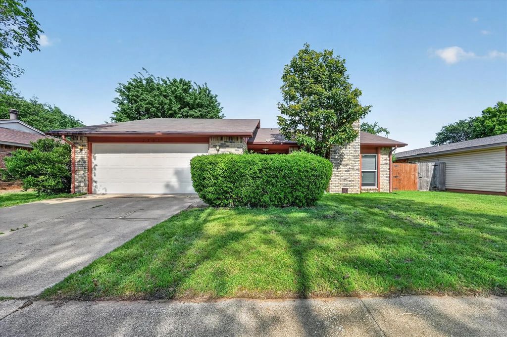 2705 Treeview Drive, Arlington