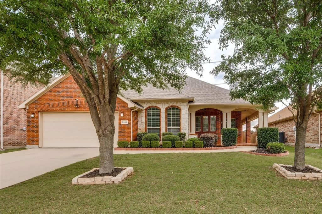 5836 Summerwood Drive, Grand Prairie