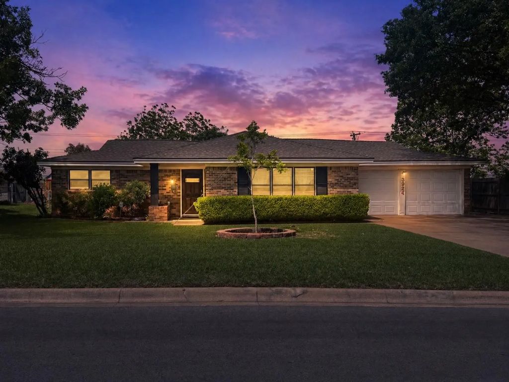 3924 Westerly Road, Benbrook