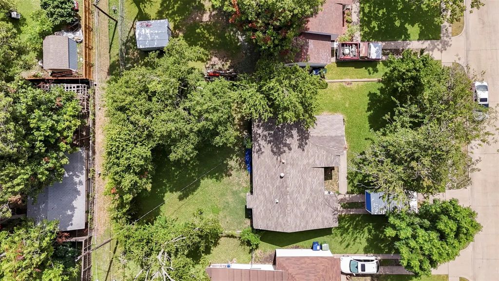 1513 Davis Boulevard, Garland