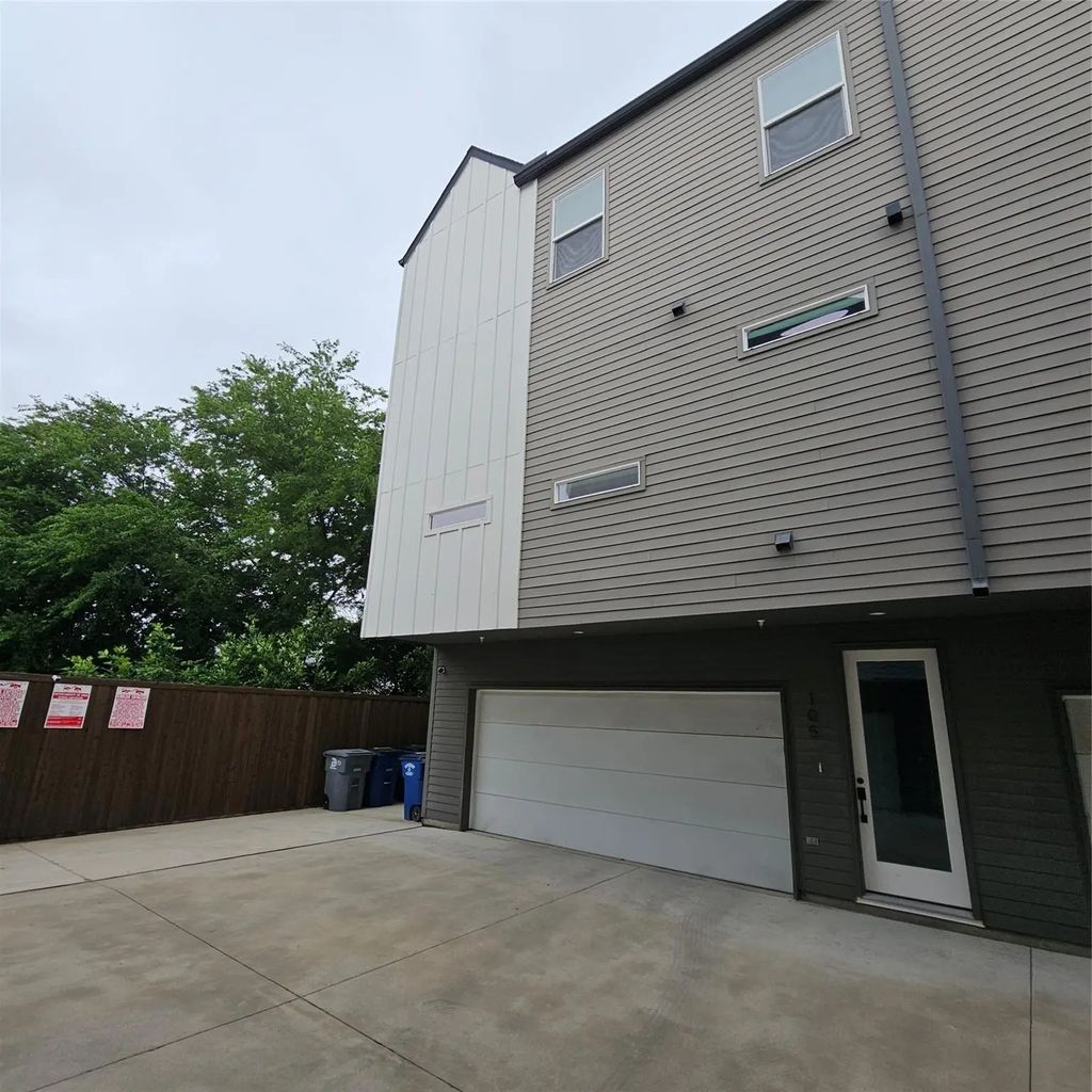 2143 Mail Avenue 105, Dallas