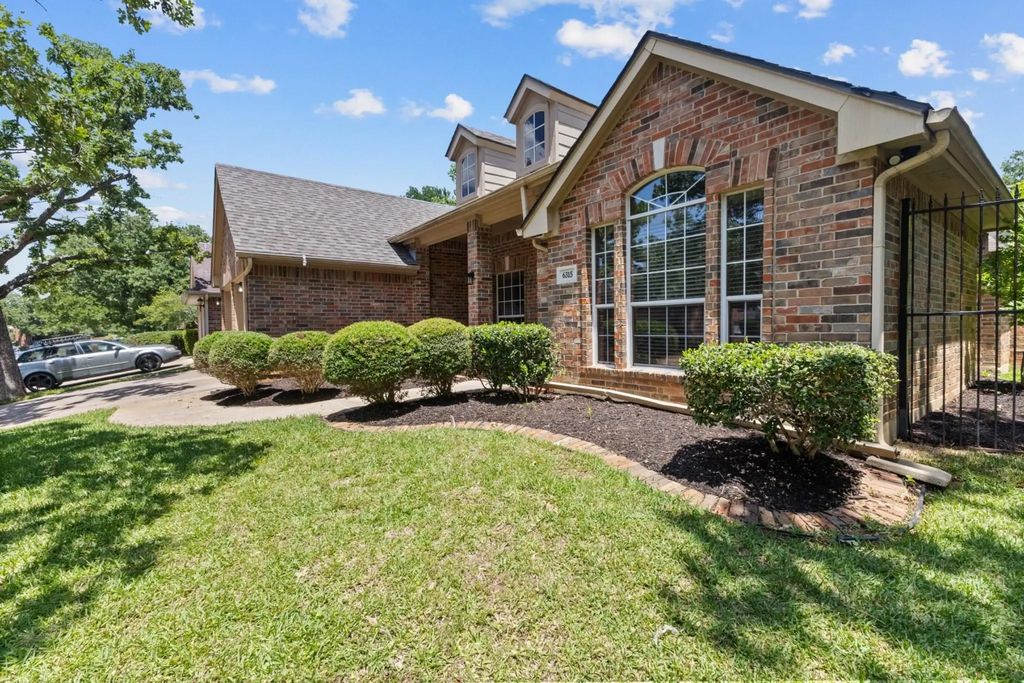 6315 Fannin Drive, Arlington