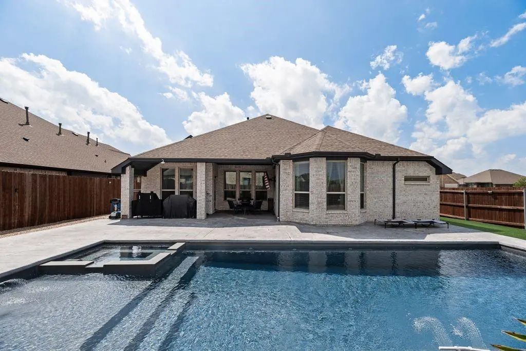1301 Lone Hill Lane, Forney