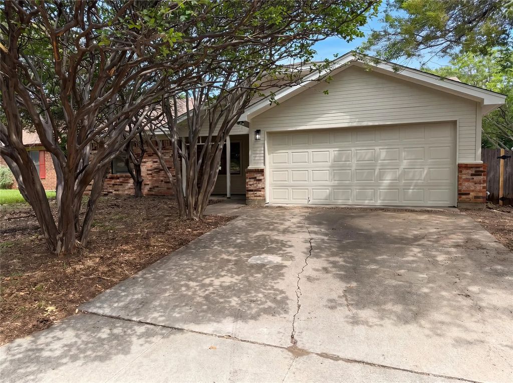 5736 Sea Breeze Lane, Fort Worth