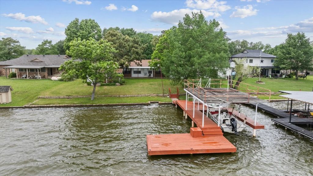 3905 Winding Way, Granbury