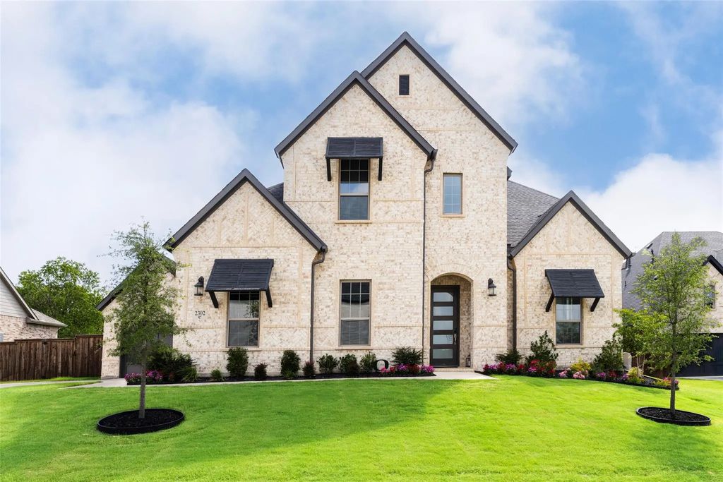 2302 Royal Dove Lane, Mansfield
