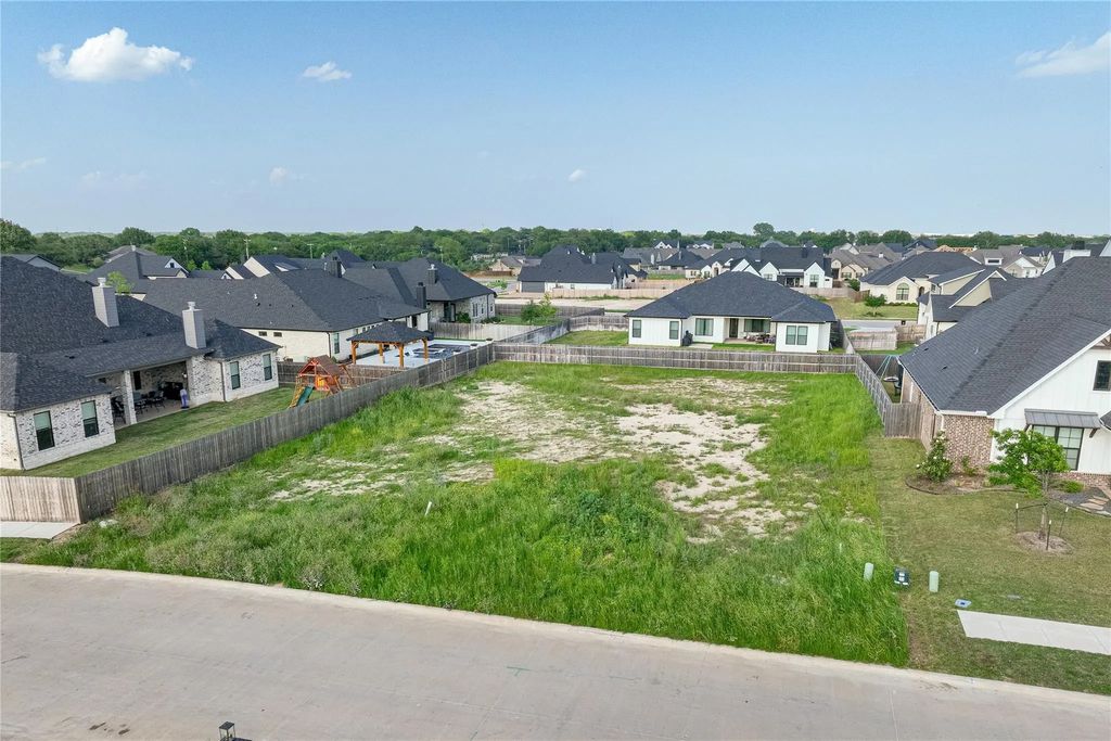 14001 Rw Court, Woodway