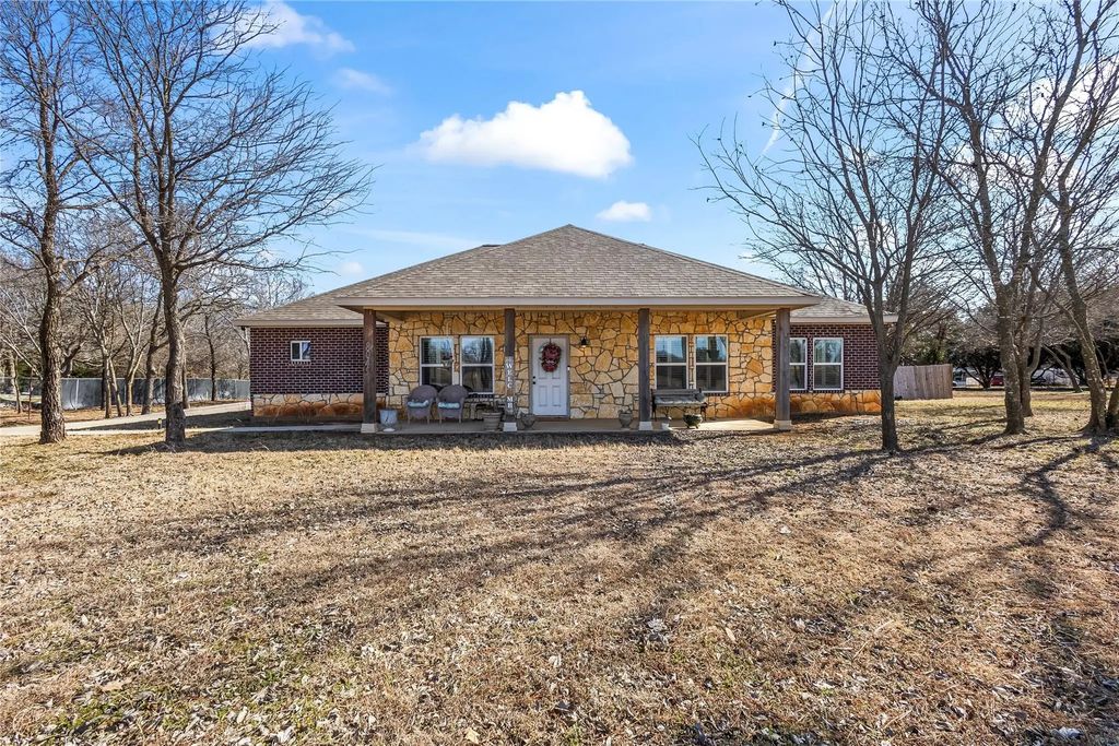 8045 County Road 1200, Grandview