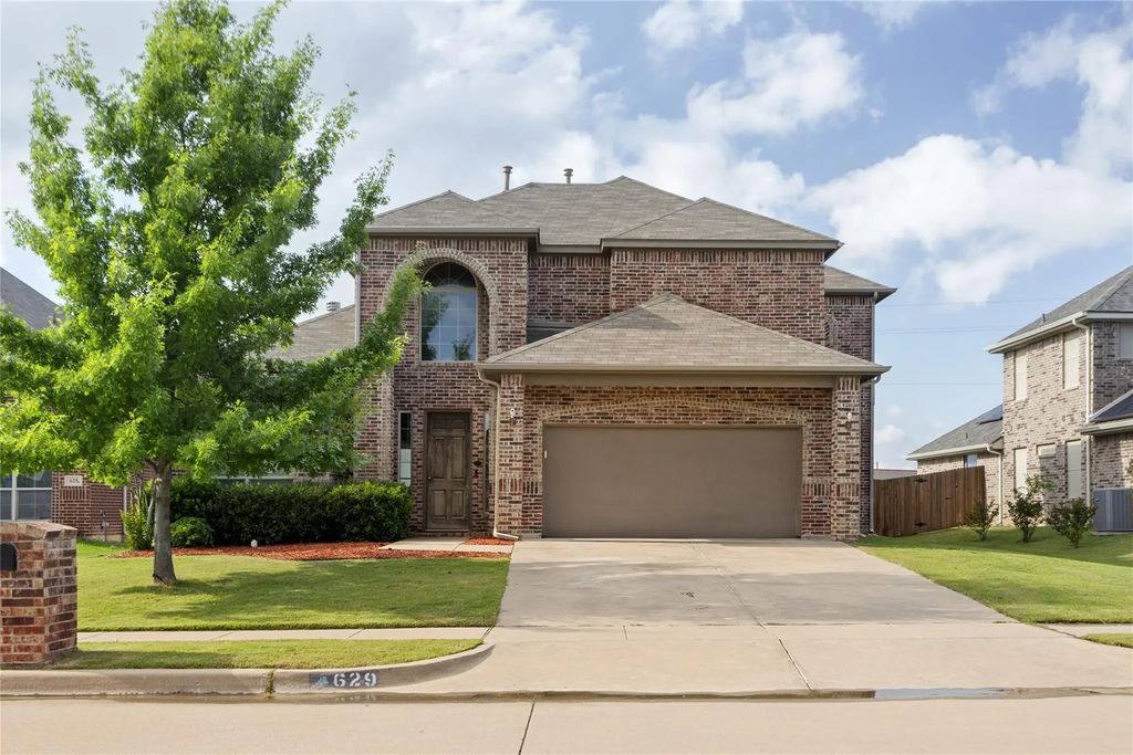 629 Peach Lane, Burleson