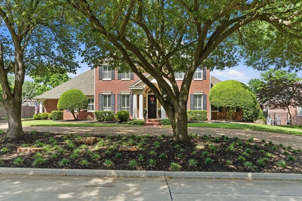 180 Creekway Bend, Southlake