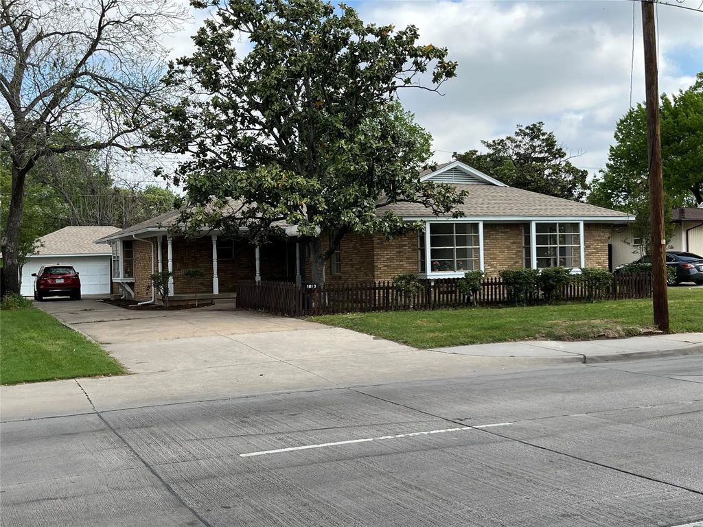 1813 E Belt Line Road, Carrollton