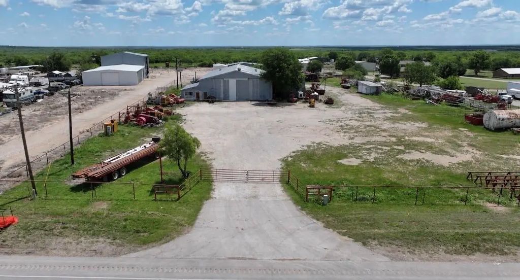 8241 N Us Highway 283, Albany