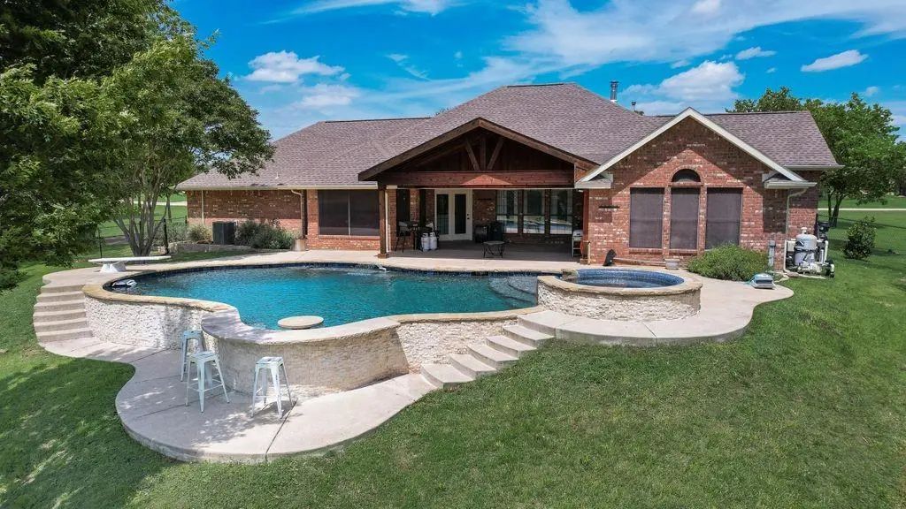 841 S Clinton Lane, Midlothian