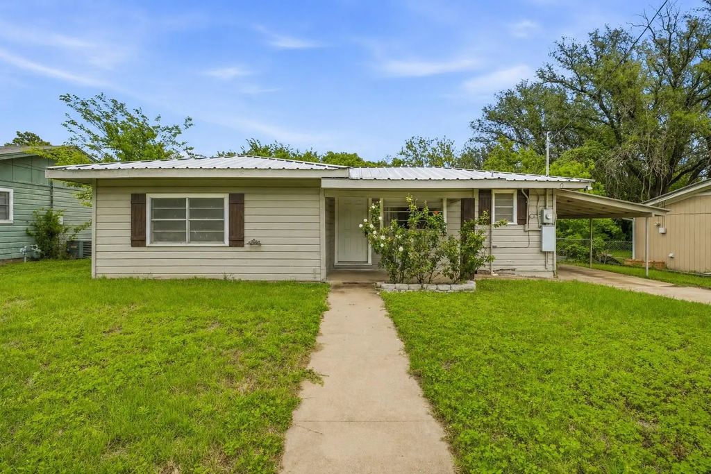 685 S First Avenue, Stephenville
