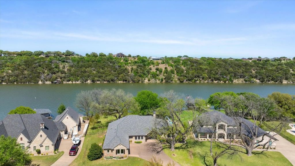 1302 E Baja Court, Granbury