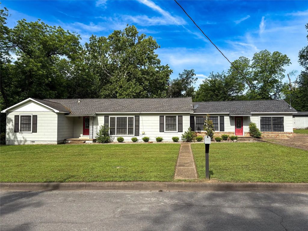 367 Pecan Street, Van