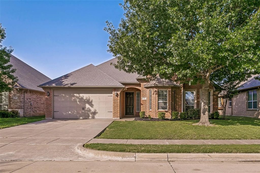 309 Hudson Lane, Burleson